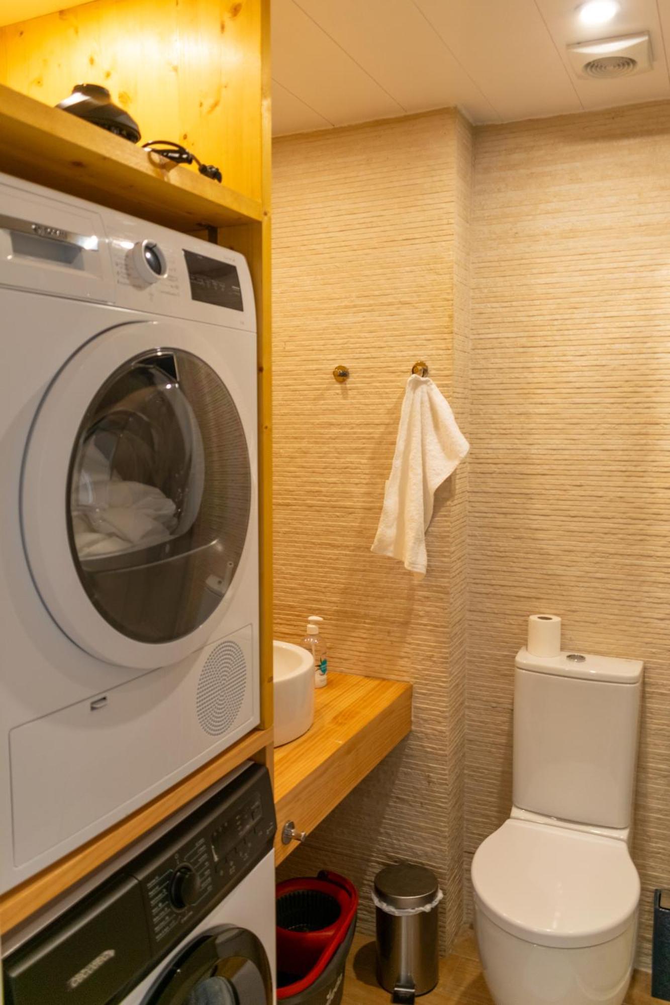 Cozy In Residential Center By Maison Pinata Apartament