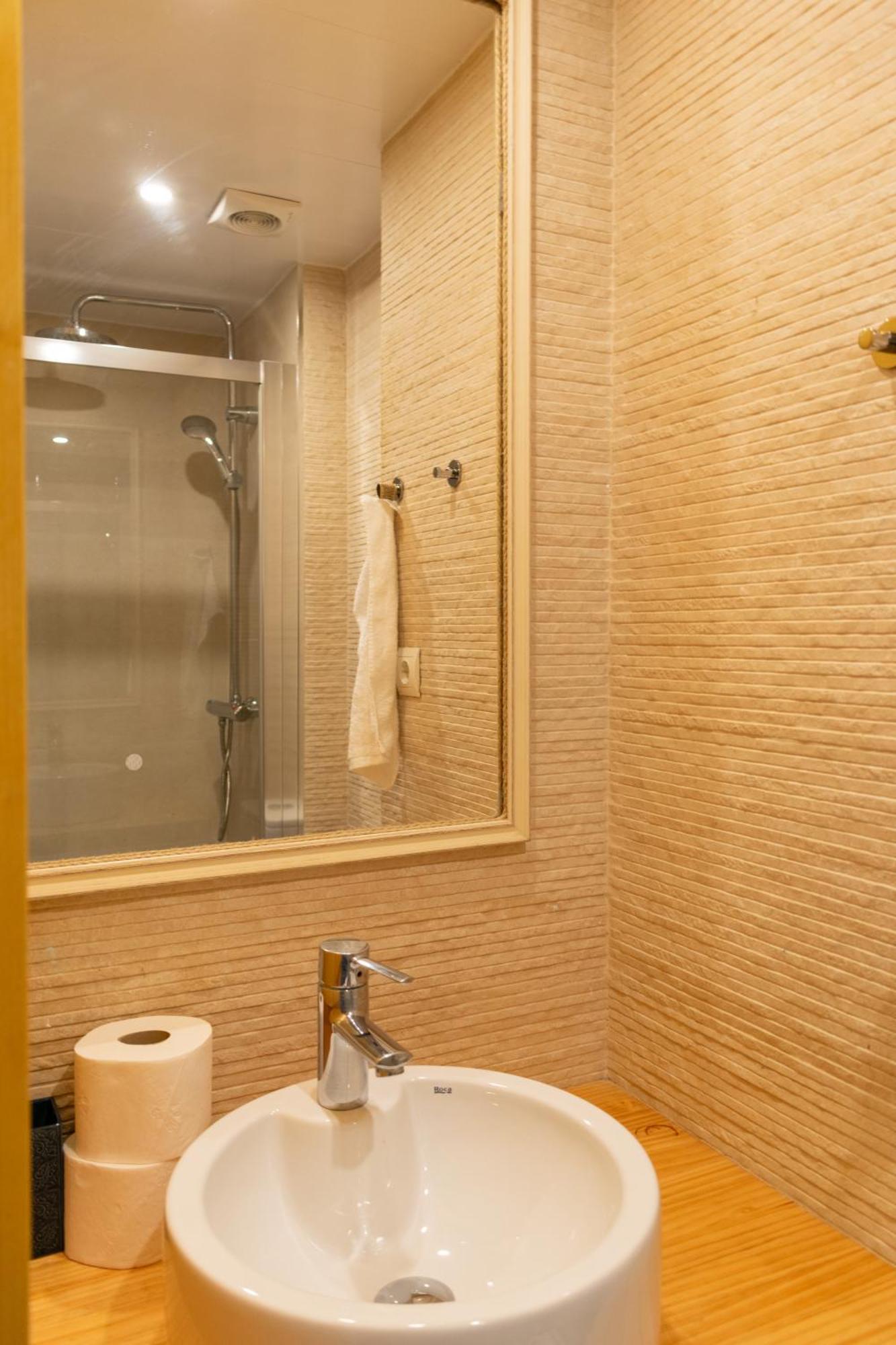 Cozy In Residential Center By Maison Pinata Barcelona